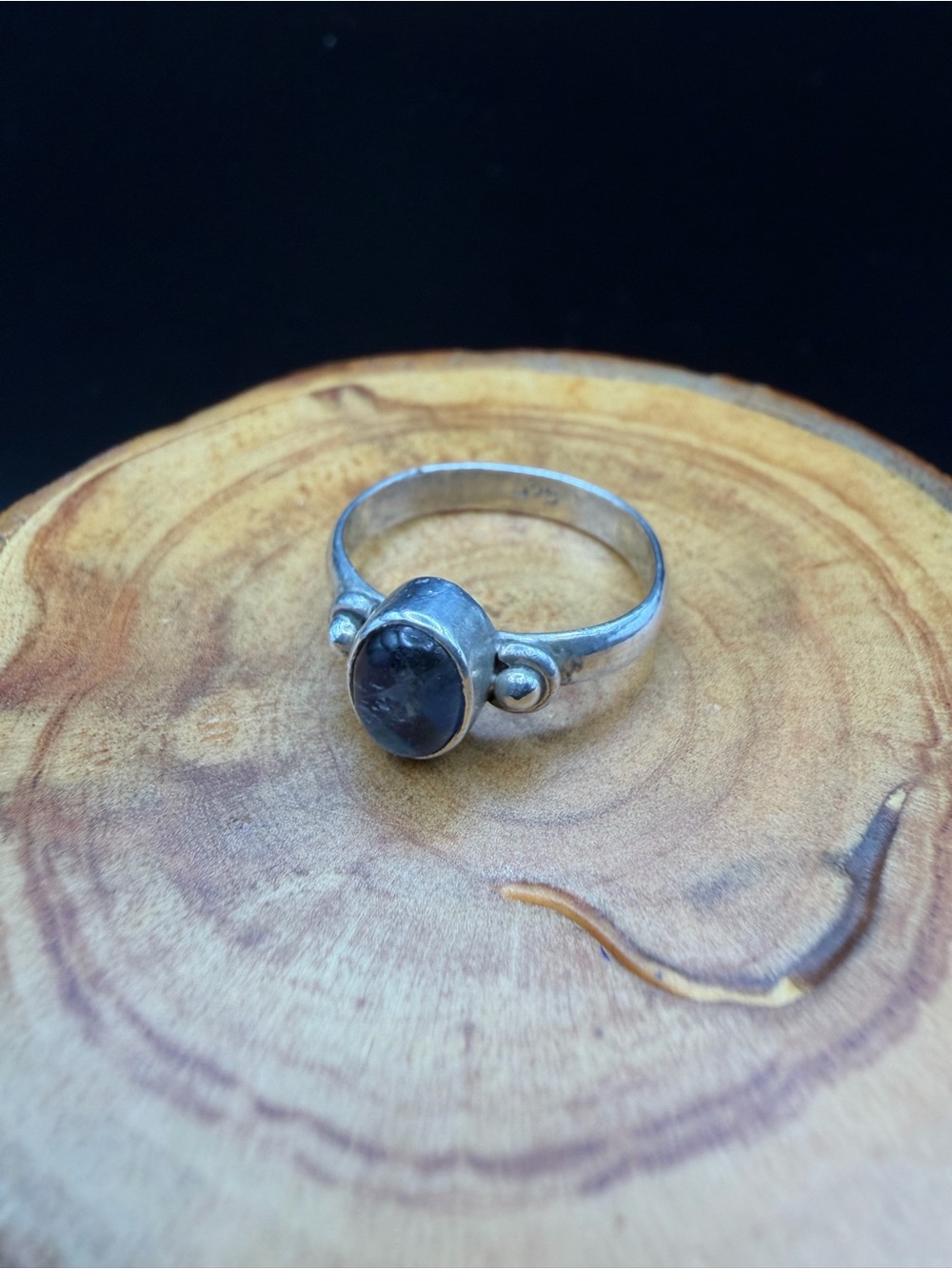 2.85g - Size 7.5 - Sterling Silver Labradorite Blue Stone Ring